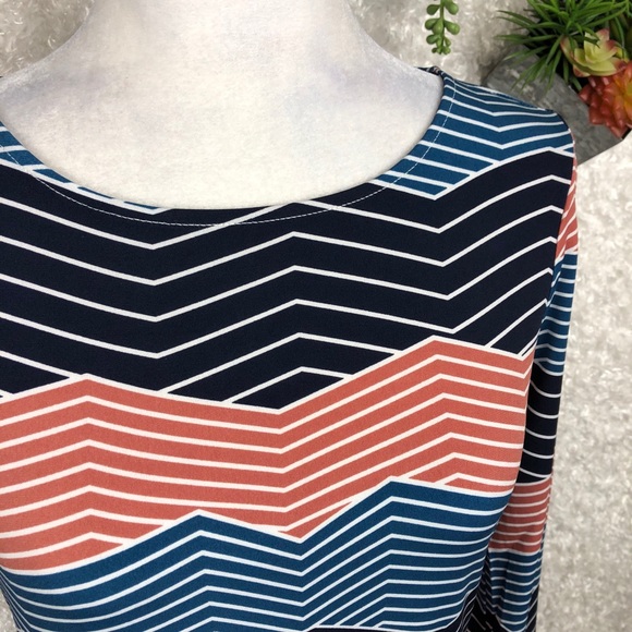 BCBGMaxAzria Digital Wave Chevron Striped Shift Jersey Dress Size S - Picture 3 of 8